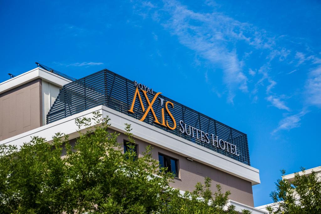 Royal Axis Suites Hotel
